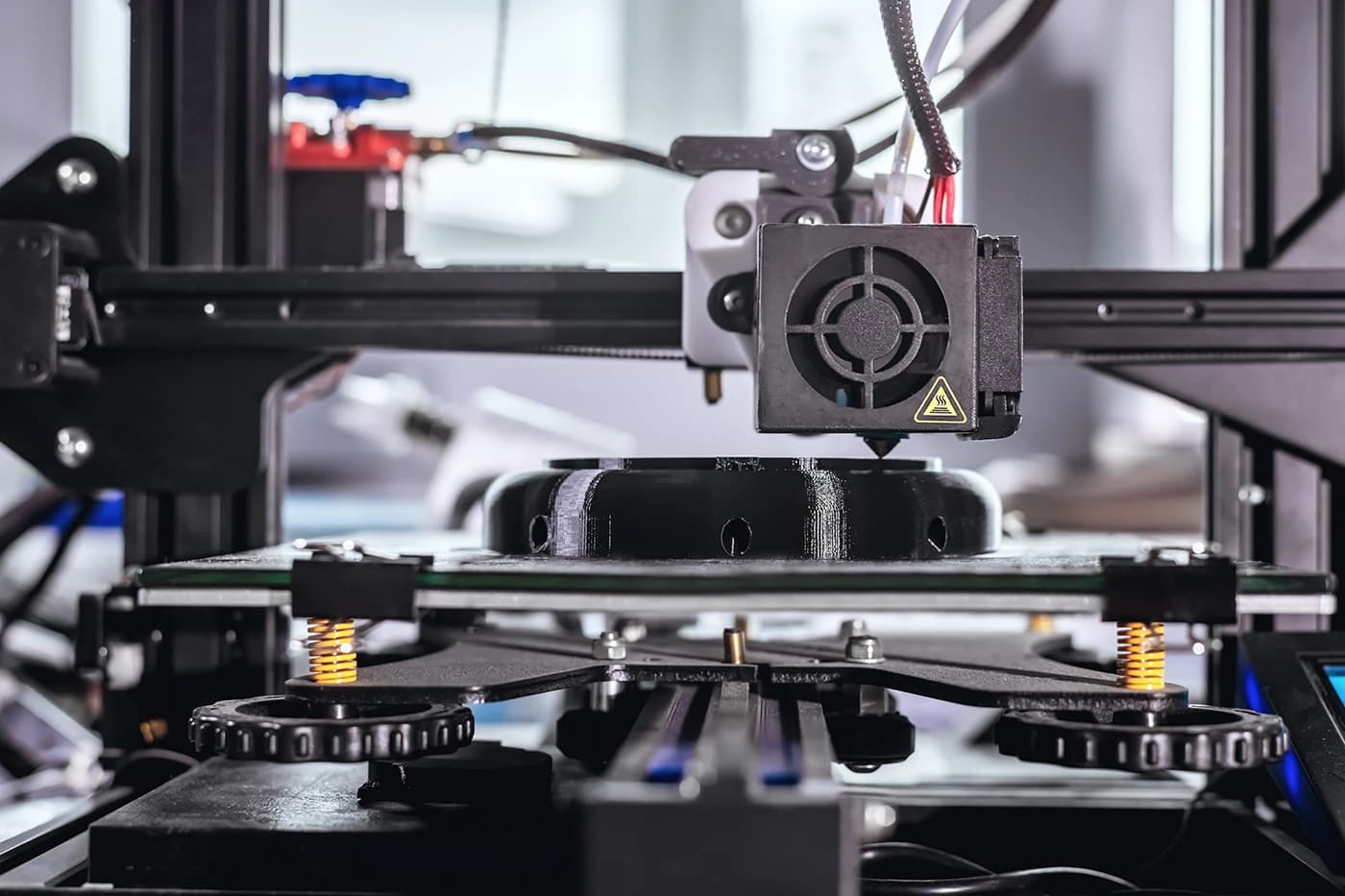3D-Drucker druckt Kunststoff Objekt